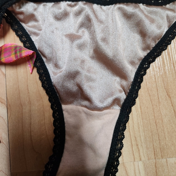 Victoria's Secret Lace tie Bikini - Picture 2 of 5